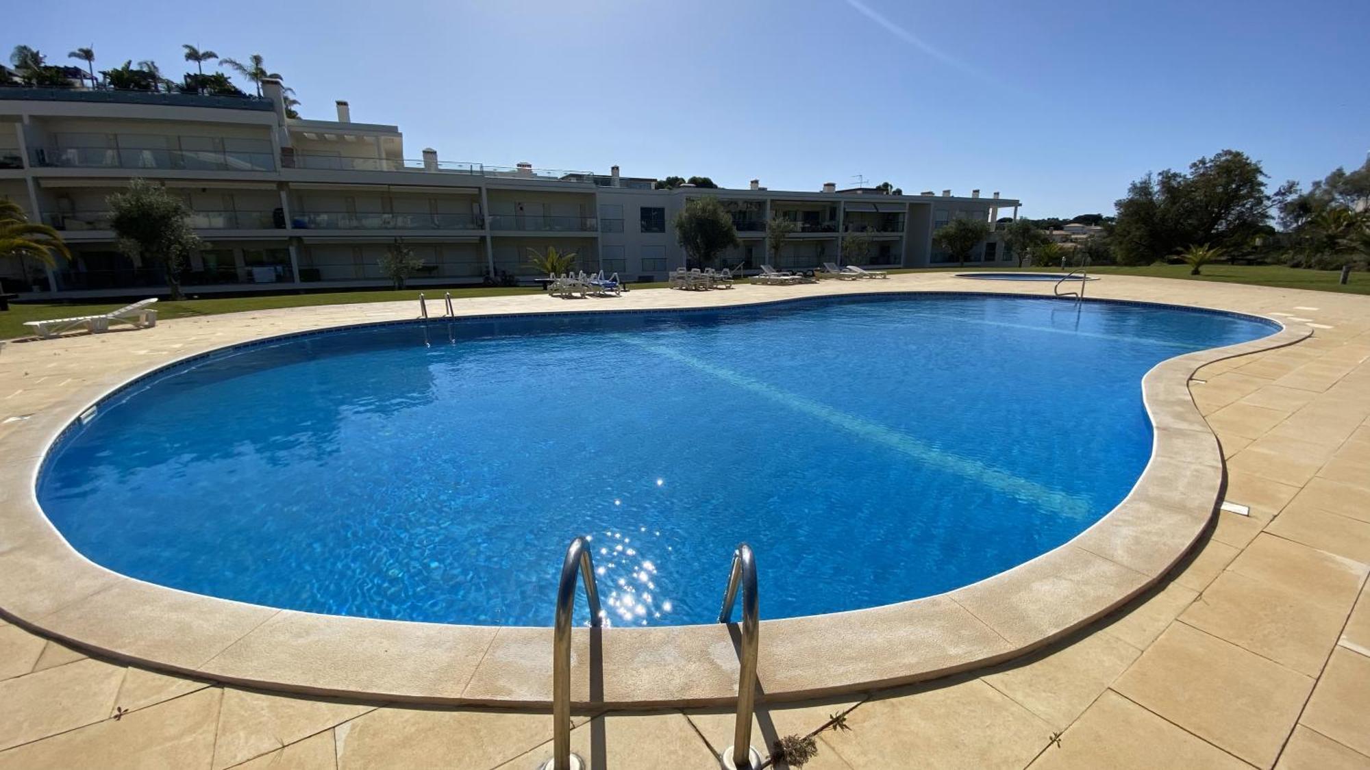 Charmant Appartement A 1Km De La Plage, Avec Piscine A Albufeira Exterior foto